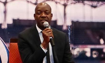 PRESIDENCE DE LA FSF - Moustapha Kamara retire sa candidature et soutient...