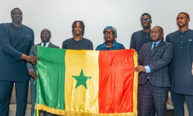 AFROBASKET 2025 - Les Lions ont reçu le drapeau national