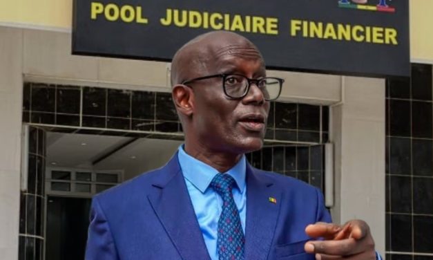 ASER - Thierno Alassane Sall porte plainte et annonce une offensive de terrain