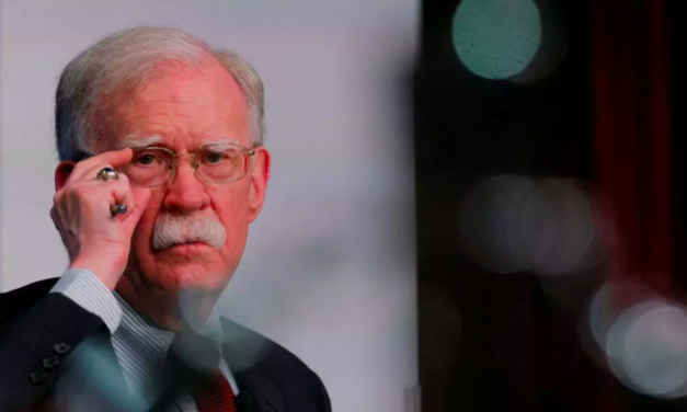 ÉTATS-UNIS - John Bolton, ex-conseiller à la sécurité nationale de Donald Trump, visé par 18 chefs d’inculpation