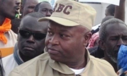 Abc sermonne les étudiants : «Vous avez saboté un bureau que vous occuperez demain»