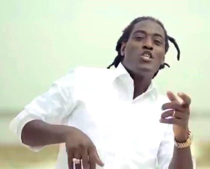 INJURES ET MENACES DE MORT SUR UN AGENT DE SECURITE- 30 millions  FCfa réclamés au chanteur Mame Gor Diazaka