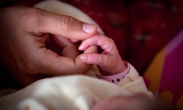 Pologne : une femme donne naissance à des sextuplés