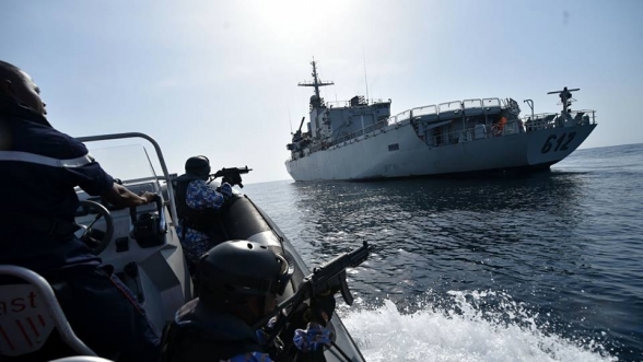 SOCIETE-Une pirogue transportant 202 migrants interceptée au large de Lompoul