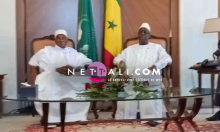 INAUGURATION DU STADE DE DIAMNIADIO - Le geste de Macky pour se rapprocher de Wade