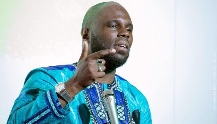 FRANCE - Prolongation de la garde à vue de Kémi Seba, arrêté pour le délit d’intelligence avec une puissance étrangère