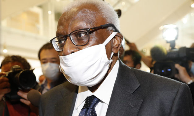 Le procureur requiert 4 ans de prison ferme contre Lamine Diack...