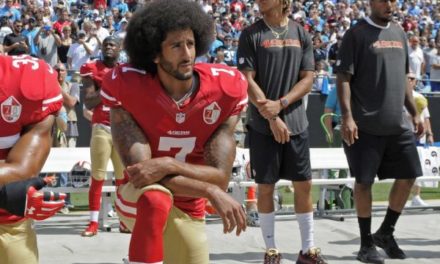 UN GENOU A TERRE POUR PROTESTER CONTRE LE RACISME -  Qu'est devenu Kaepernick ?