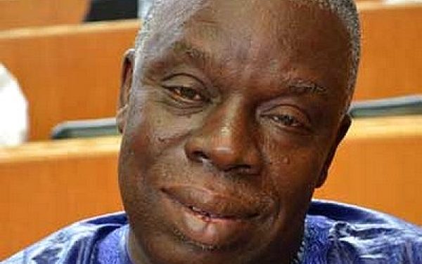 ACQUISITION DE VIVRES ET AUTRES PRODUITS DANS LE CADRE DE LA LUTTE CONTRE LA PANDEMIE COVID-19 - L’Ofnac mouille Rayan Hachem, Diop Sy et sa fille