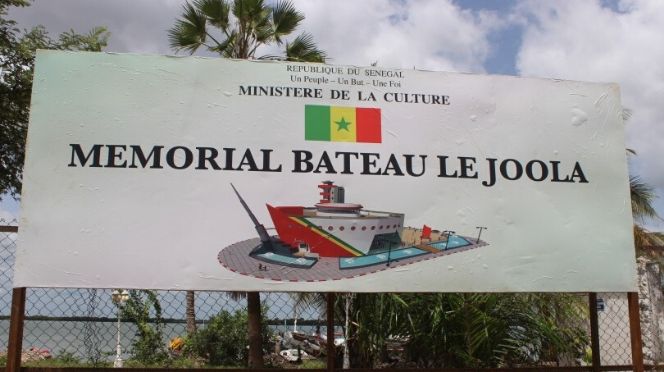ÉRECTION DU MÉMORIAL DES VICTIMES DU BATEAU “LE JOOLA” - La longue attente