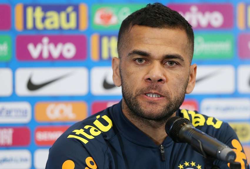 Daniel Alves allume le Barça