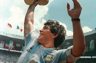 MORT DE MARADONA  - La planète rend hommage au "Pibe del oro"