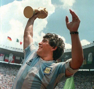 MORT DE MARADONA  - La planète rend hommage au "Pibe del oro"