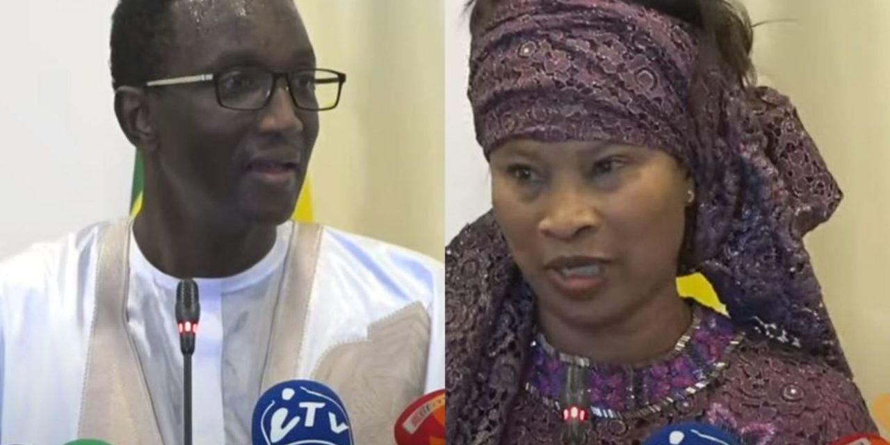 EN COULISSES - Le gouvernement et son livre blanc