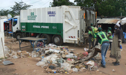LENDEMAIN DE KORITE - L'UCG nettoie Dakar