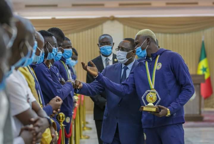 BEACH SOCCER - Macky Sall offre 10 millions à chaque "Lion"