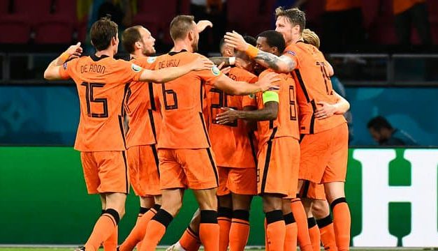 EURO - Les Oranje s'offrent l'Ukraine (3-2)