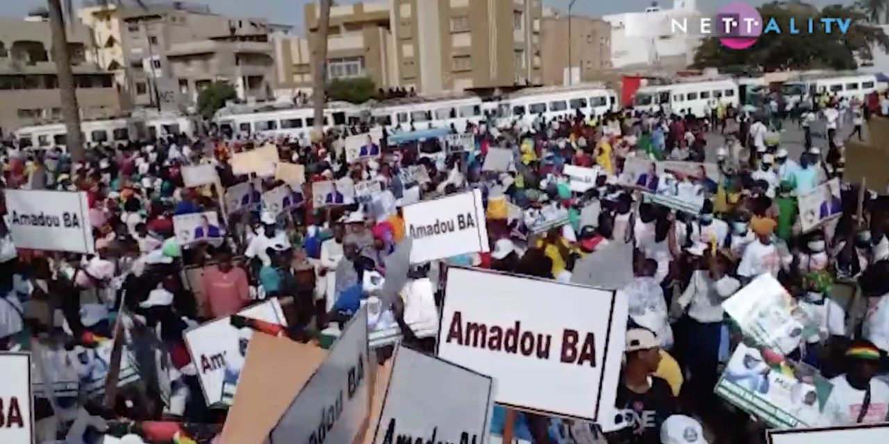 VIDEO - PLACE DE LA NATION - Le M 23 célèbre son 23 juin