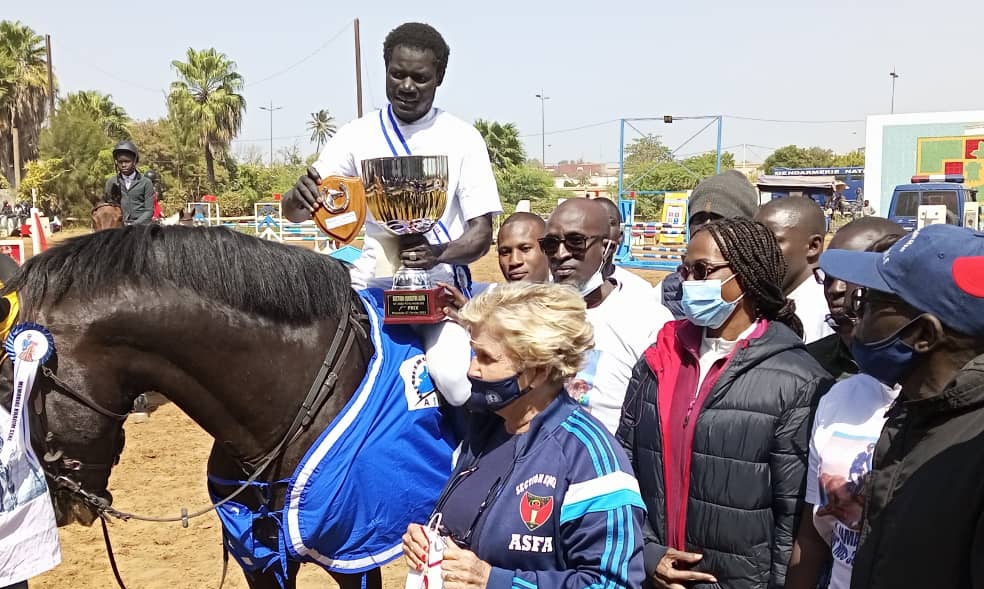 ÉQUITATION - Le bel hommage du couple El Makhtar-Evans à feu Khadim Sène