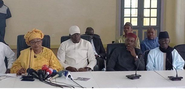 APRES AVOIR BOUDE L'AMS - Yewwi askan wi lance le "Réel"