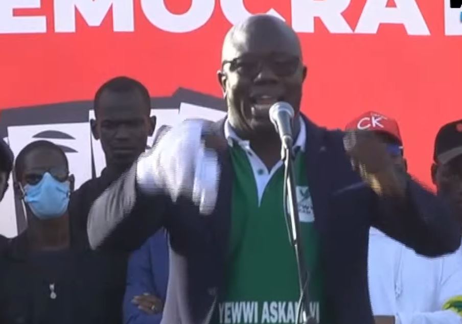 CARAVANE DE YAW A GUEDIAWAYE - Aîdara lance des piques à Racine Talla