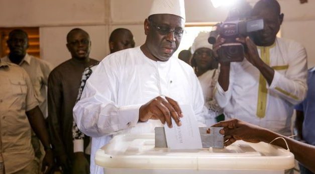 DECRET FIXANT LA DATE DE LA PRESIDENTIELLE - Macky a-t-il violé la loi ?