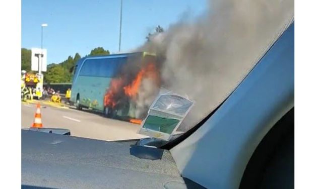 Le vol direct Dakar-Lyon d'Air Sénégal interrompu : Les passagers poursuivent le trajet dans un bus… qui prend feu