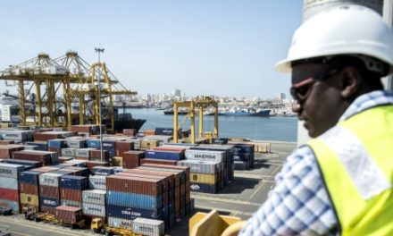 EN COULISSES - 200 dockers