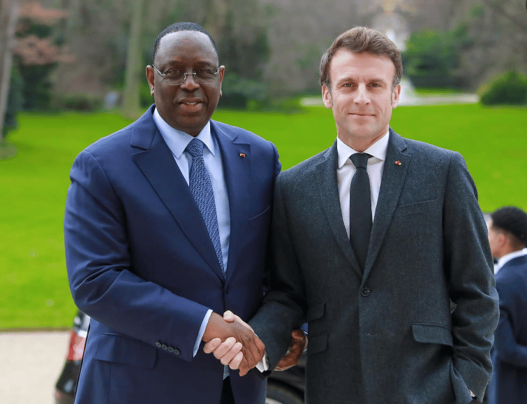 EN COULISSES - Macky Sall en France !