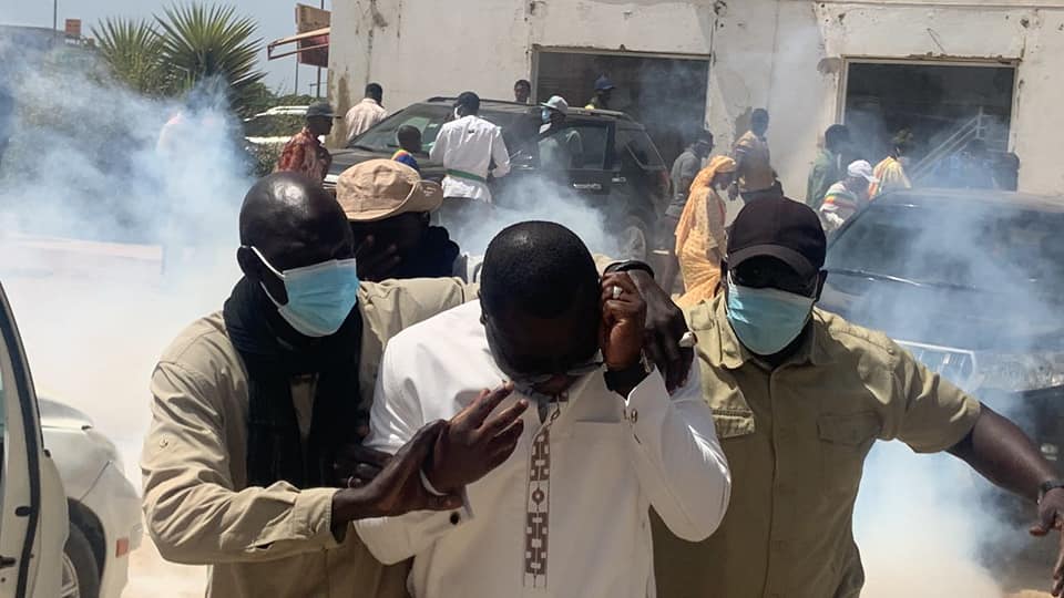 EN COULISSES - Les avocats de Sonko gazés