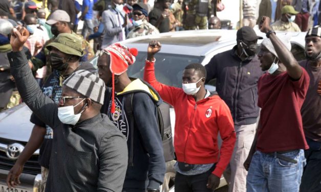 EN COULISSES - Echaffourées après le verdict