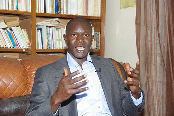 EN COULISSES - Babacar Diop critique Yewwi askan wi