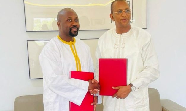 Signature d’une convention pour la digitalisation des collectivités locales