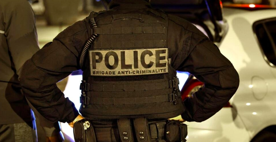 FRANCE - un mort et deux blessés lors d'une attaque au couteau à Paris, l'assaillant arrêté