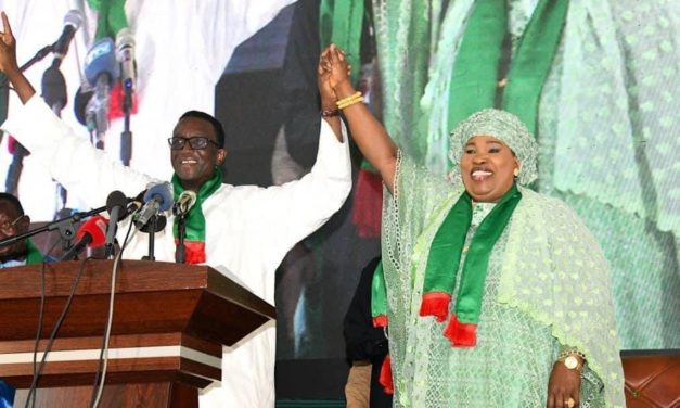 EN COULISSES - Amadou Ba prend date