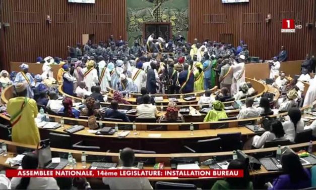 LOI PORTANT DEROGATION AUX DISPOSITIONS DE L’ARTICLE 31 DE LA CONSTITUTION - Les germes d’un désordre politico-judiciaire