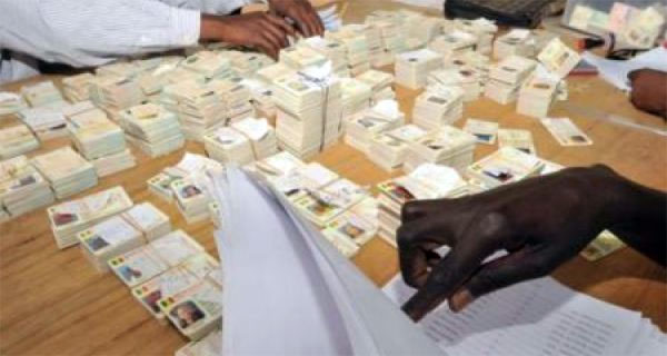 EN COULISSES - Un peu plus de 50% des cartes d'électeur en souffrance, retirées