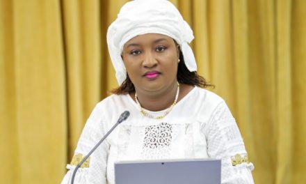 CHAVIREMENT D'UNE PIROGUE -  Khady Diène Gaye attendue à Mbour pour présenter les condoléances du chef de l’Etat
