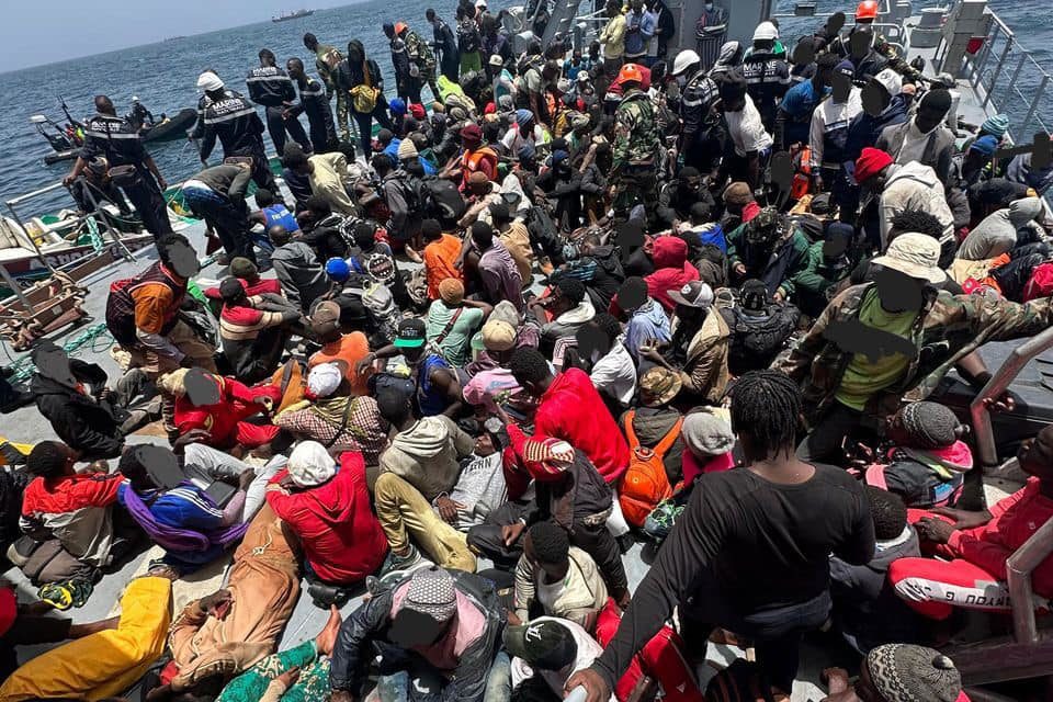 EMIGRATION CLANDESTINE - La Marine intercepte une pirogue partie de Bargny avec 252 personnes