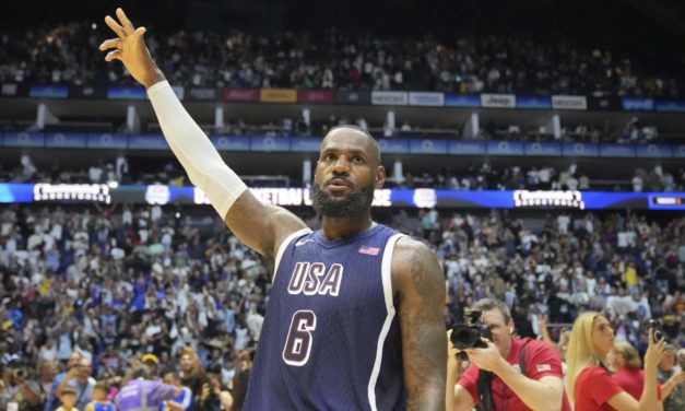 JO 2024 – LeBron James porte-drapeau masculin des États-Unis