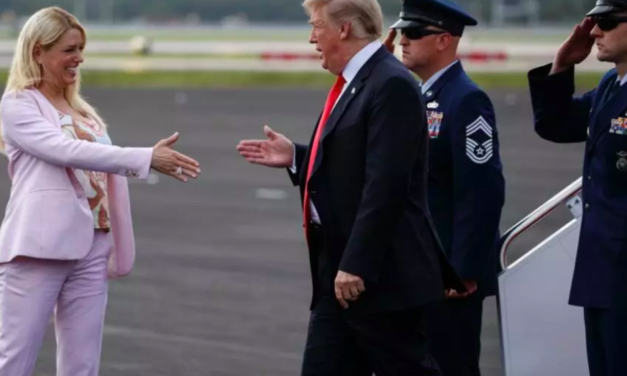 ÉTATS-UNIS - Une fois au pouvoir, Donald Trump veut licencier ceux qui ont lancé les poursuites contre lui