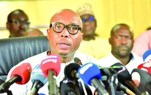 MAIRIE DE DAKAR - Les FDS interrompent la conférence de presse de Barth