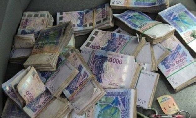 FAUX MONNAYAGE - 20 millions de francs de billets noirs saisie à Kolda 