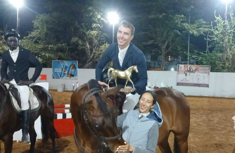 ÉQUITATION/4È CSO - Arnaud Rosière claque un triplé, Salif Keïta s'offre l'Élite