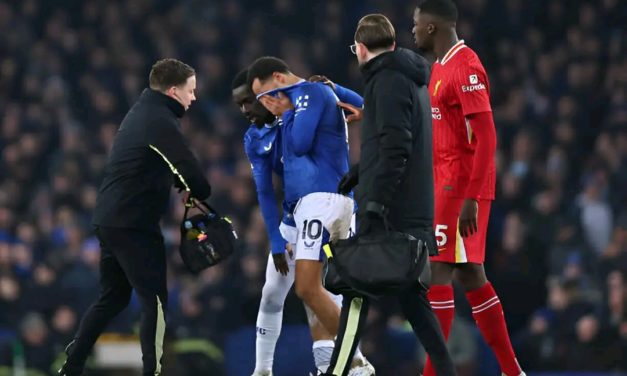EVERTON-LIVERPOOL - Iliman Ndiaye sort en larmes et complètement dévasté