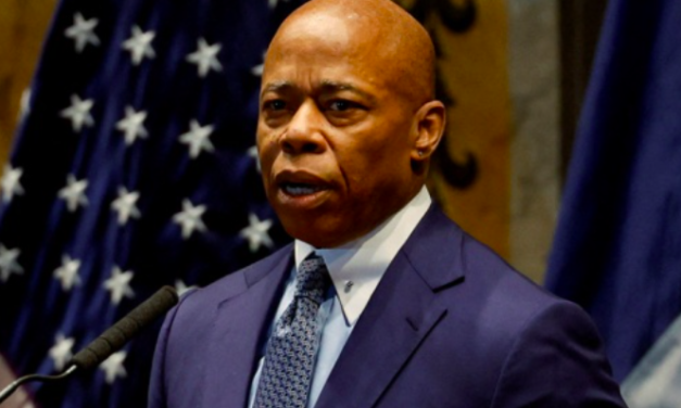 USA - L'administration Trump ordonne aux procureurs d'annuler l'inculpation du maire de New York