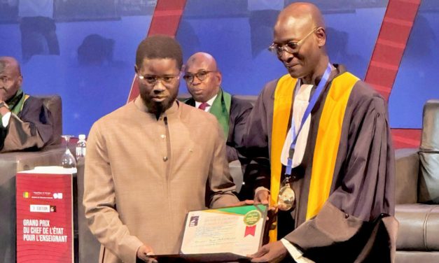 GRAND PRIX DU CHEF DE L’ÉTAT POUR L'ENSEIGNANT - Bara Mbengue, lauréat de l’édition 2023
