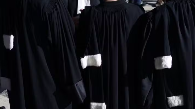 TRIBUNAL DE PARIS - Une fausse avocate suspectée de vol, interpellée pendant le procès Sarkozy