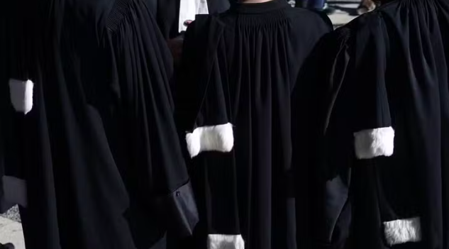 TRIBUNAL DE PARIS - Une fausse avocate suspectée de vol, interpellée pendant le procès Sarkozy