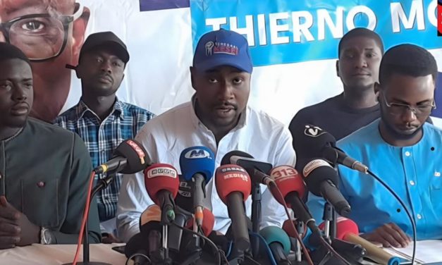 "RÉPUBLIQUE DES VALEURS"  - Les jeunes lancent des pierres dans le jardin de Pastef